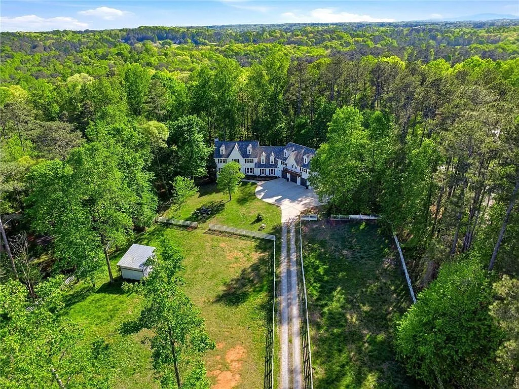 5 bed, 3.5 bath, 4185 sqft, $7,000 — Photo 4