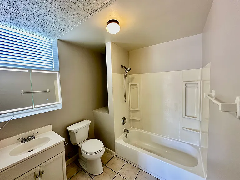5200 Hunter Ave #1 — Photo 8