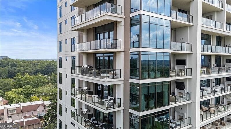 1st image of 2520 Peachtree Rd NW #403