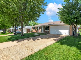 715 Henlin Dr, Saint Louis, MO 63123