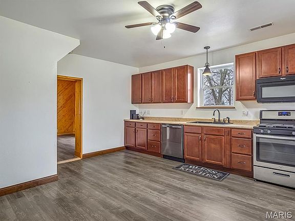 5th image of 92 S Centennial Rd