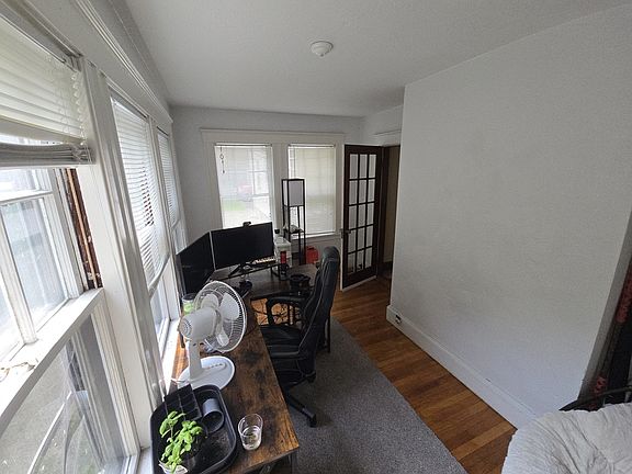 4th image of 283 Lowell Ave #1