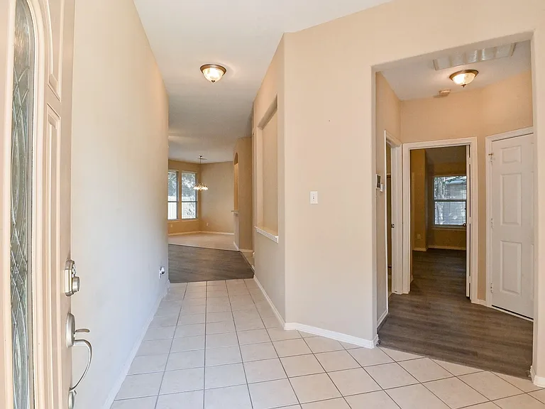 719 Levi Bnd — Photo 4