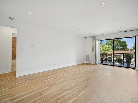 2nd image of 2150 Valencia Dr APT 204A