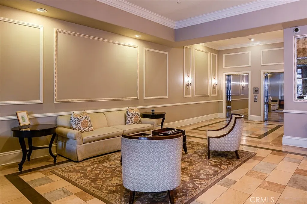 2 bed, 2.5 bath, 1530 sqft, $7,500 — Photo 4