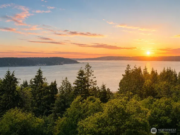673 Majestic View Lane, Camano Island, WA 98282