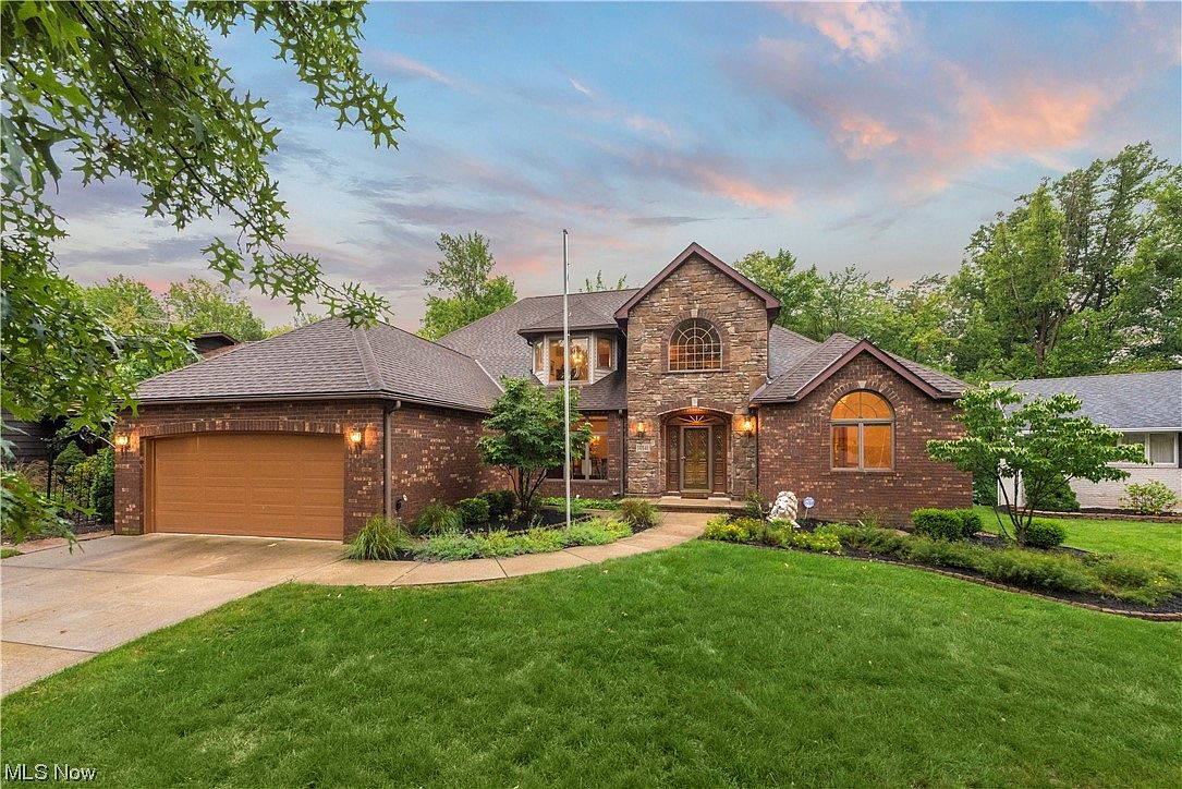 14841 Timber Ln, Middleburg Heights, OH 44130 | Zillow