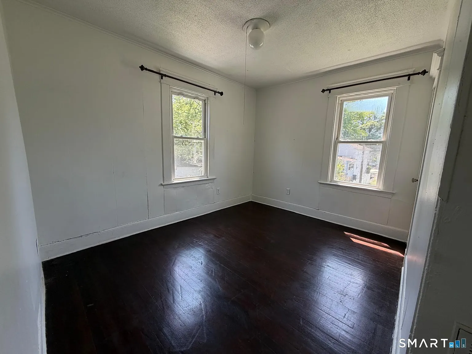 2 bed, 1.0 bath, 1099 sqft, $1,850 — Photo 2