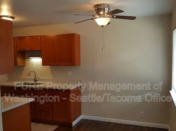 2215 California Ave SW #7, Seattle, WA 98116