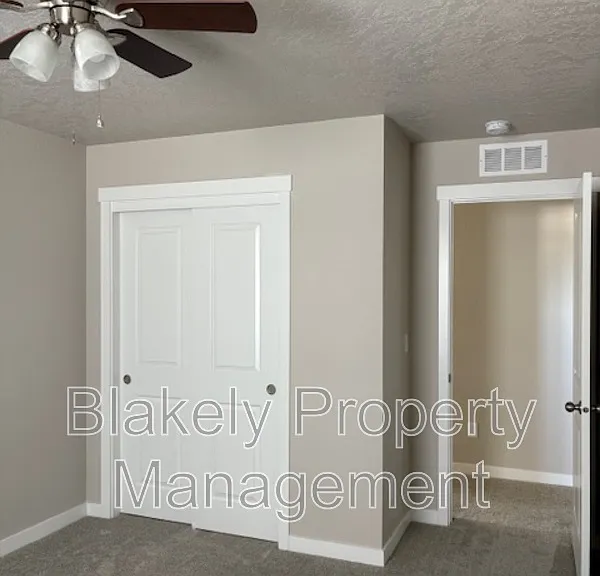 645 SW Inby St — Photo 17
