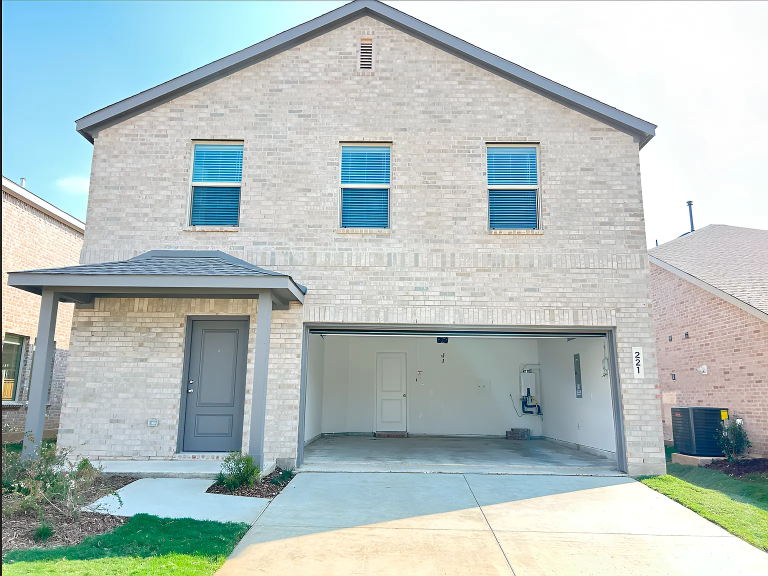 221 Bable Run Dr — Photo 2
