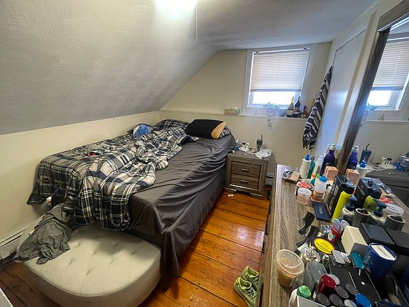 3rd image of 53 Liverpool St #2L