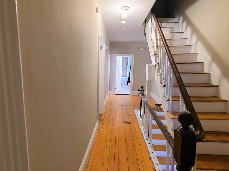 40 Gardner St — Photo 4