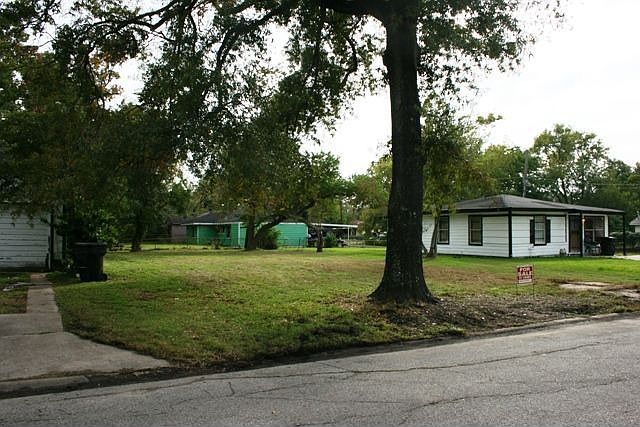 2nd image of 5506 Chennault Rd