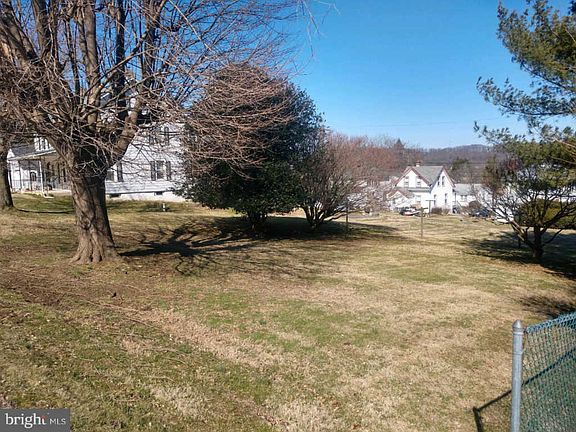 5th image of 3713 Louanna Ave