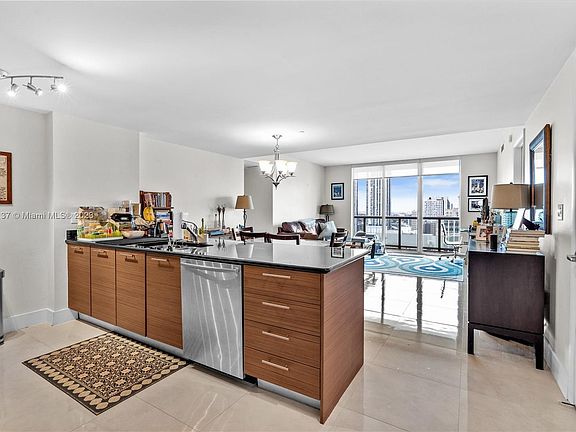 3rd image of 50 Biscayne Blvd APT 2311
