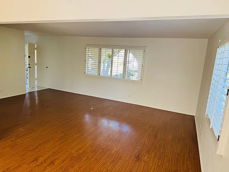1023 N Agusta Ave — Photo 5