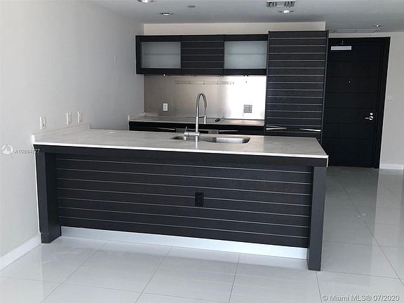 4th image of 200 S Biscayne Boulevard Way #3112