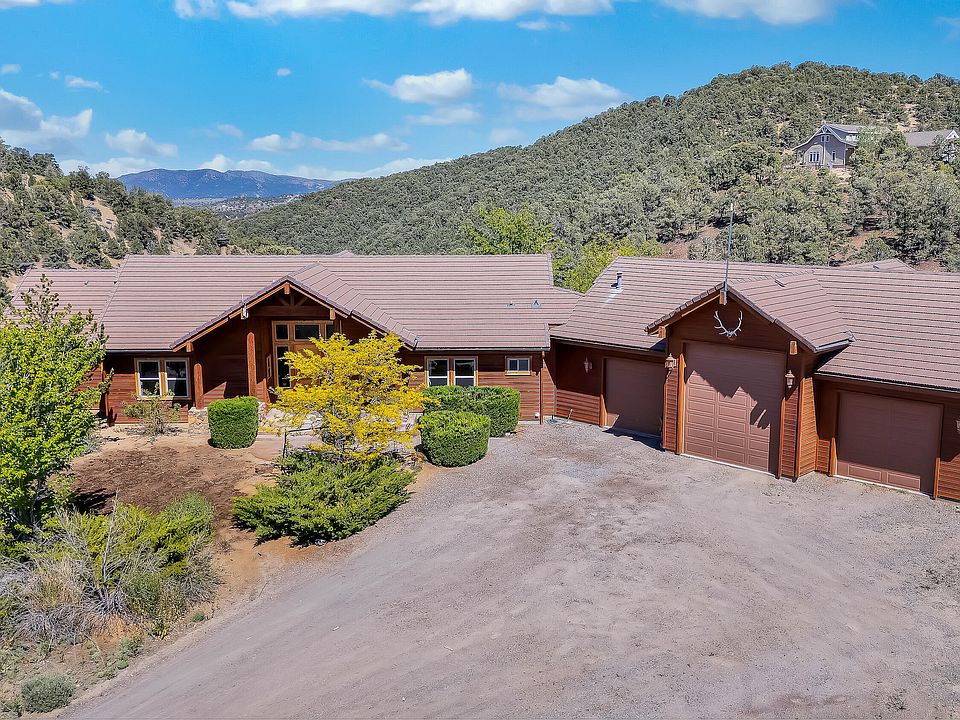 1st image of 400 Panamint Rd