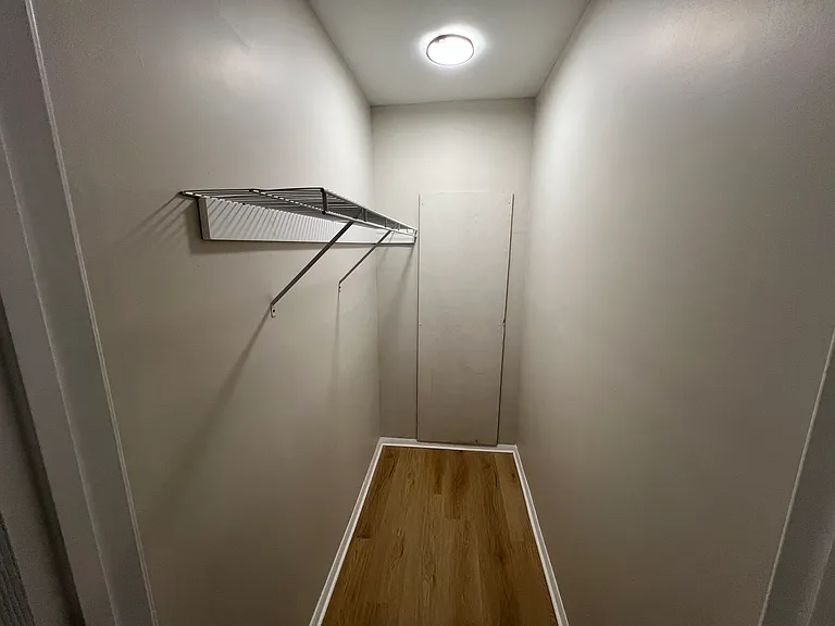 MacArthur Apartments — Photo 9