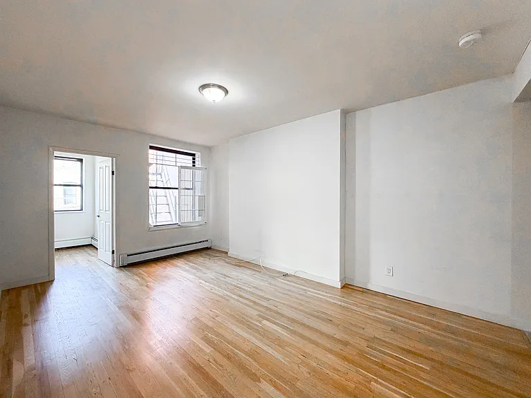 523 W 49th St #5B — Photo 8