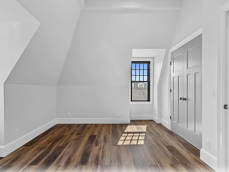 "Loft" - 2BR / 2BA @ 87 East Ave