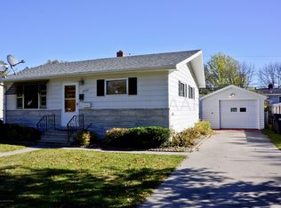 2505 9 1/2 St N, Fargo, ND 58102