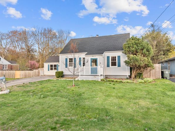 33 Robbins Ct, Milford, CT 06461