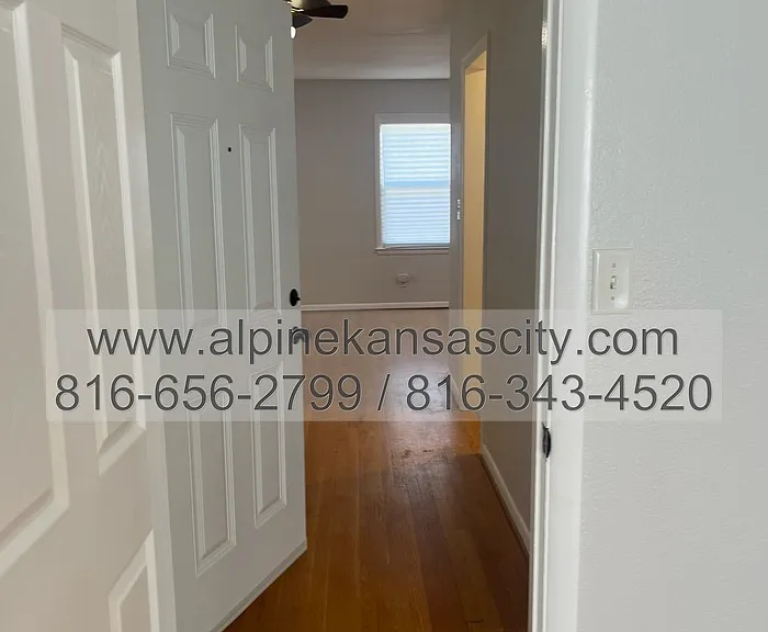 7131 Main St #UPPER — Photo 12