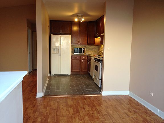 2nd image of 482 Buchanan Ct