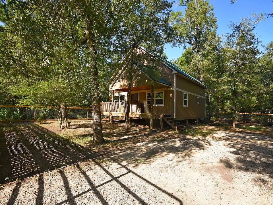 1st image of 390 Norfolk