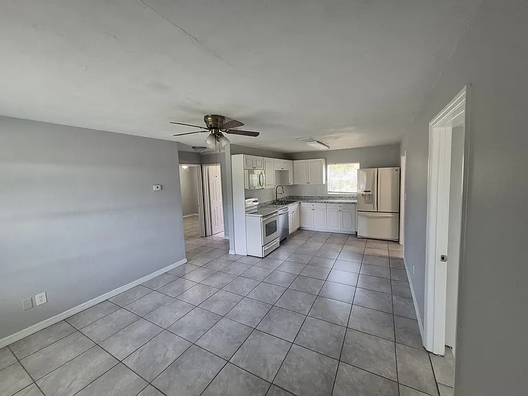 7303 Roberts Rd — Photo 27
