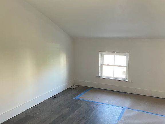 4th image of 207 S Ann St #1