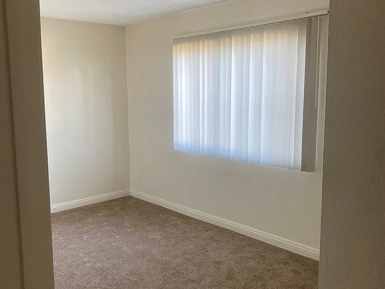 Rayen Apartments — Photo 9