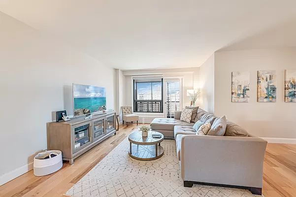 1st image of 61-15 98th St #16E