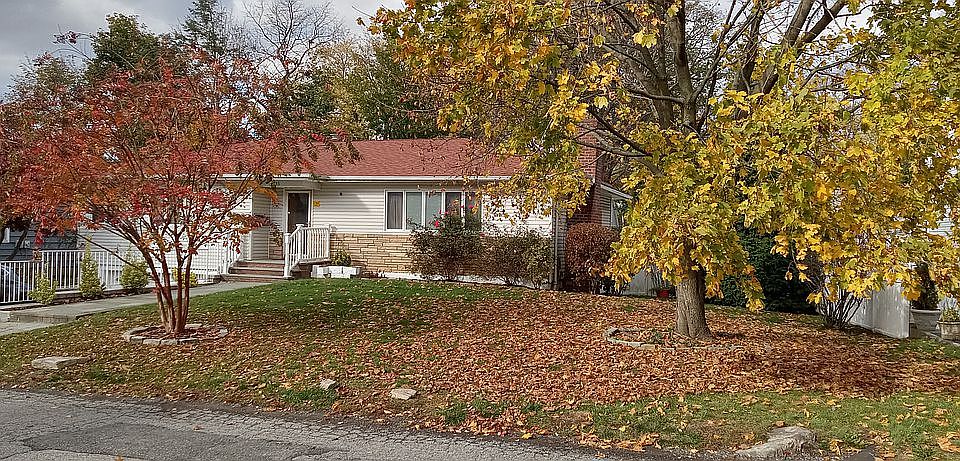 2nd image of 55 Dover Ln