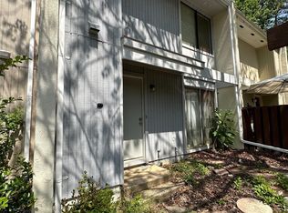 2246 Southgate Sq, Reston, VA 20191