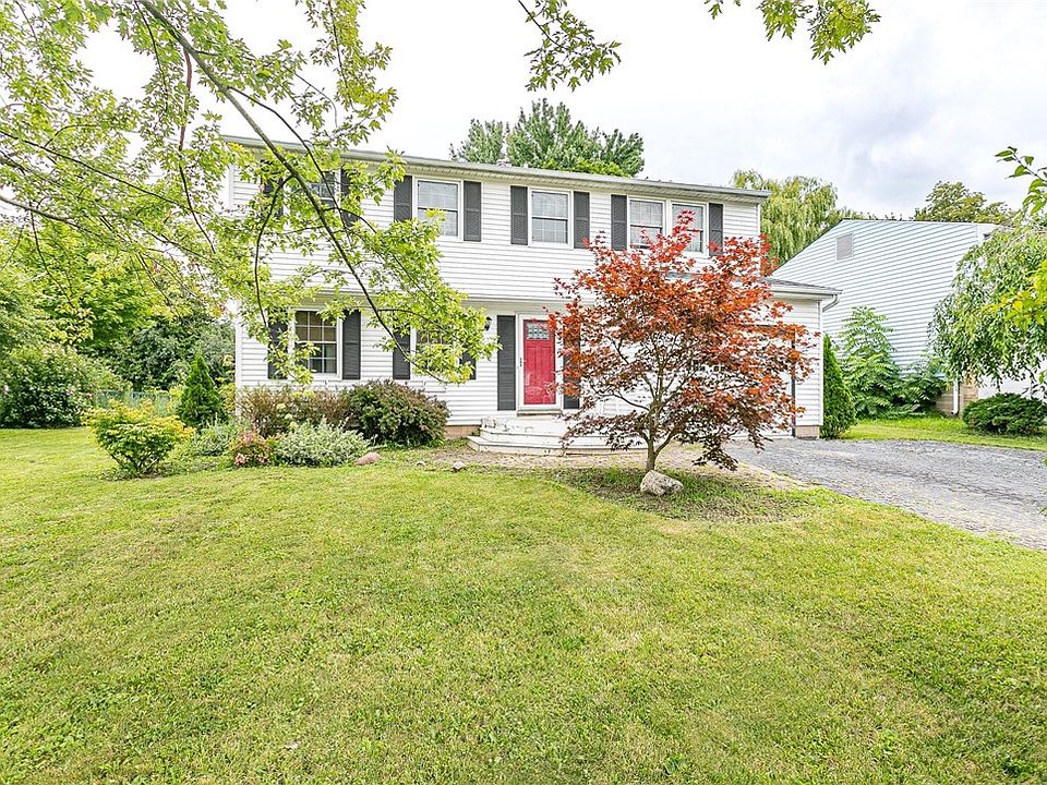 1st image of 57 Coachlight Cir