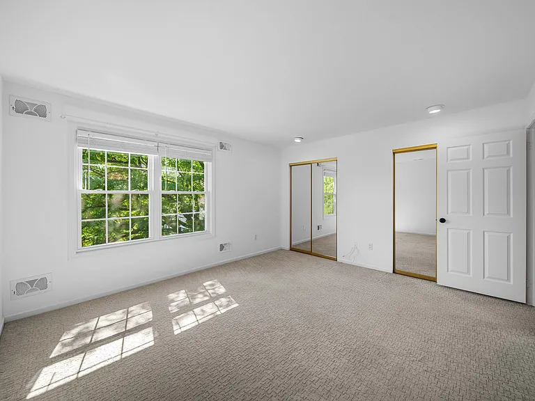 764 Charles Ct — Photo 16