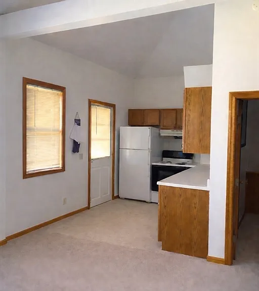 74 Lakewood St #2R — Photo 4