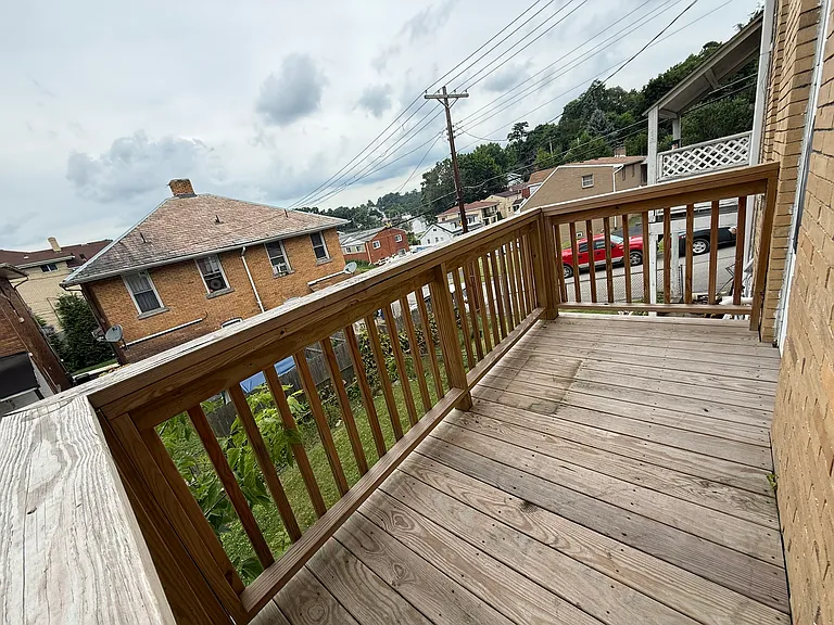 2802 Kenilworth St — Photo 5