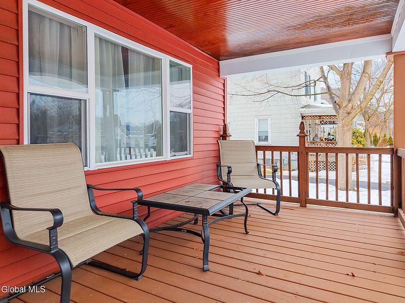 4th image of 31 Cooper Avenue