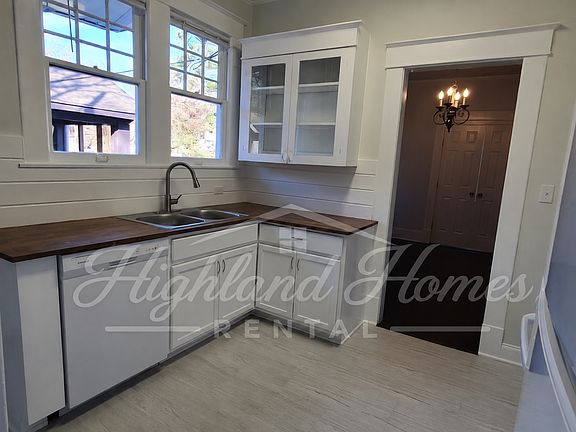 5th image of 515 Boulevard St