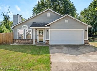 1906 N Hills Blvd, Van Buren, AR 72956