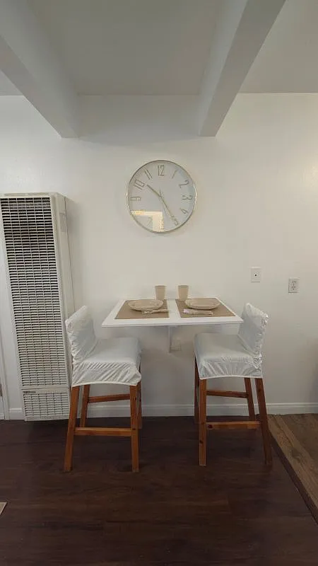 2 bed, 1.0 bath, 650 sqft, $2,749 — Photo 3