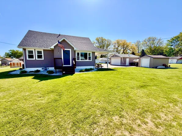 514 N Posey St, Reynolds, IL 61279