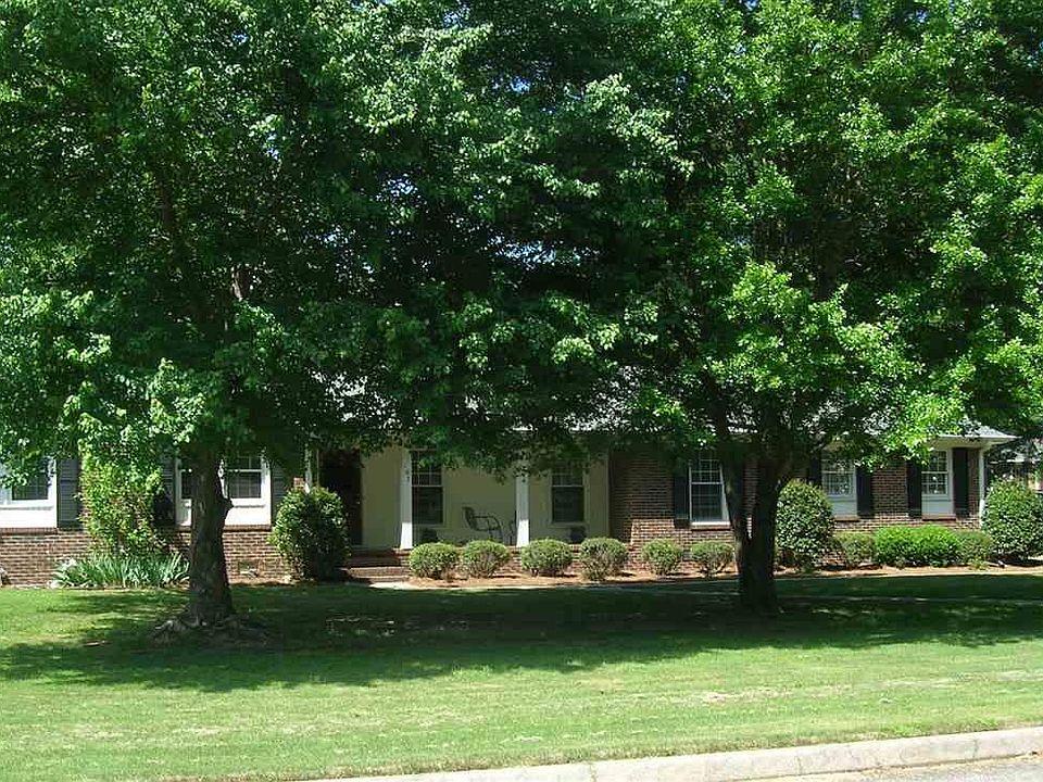 1st image of 107 Poinsettia Dr