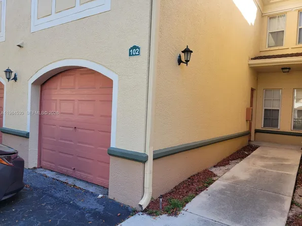 2560 Centergate Dr APT 102, Hollywood, FL 33025