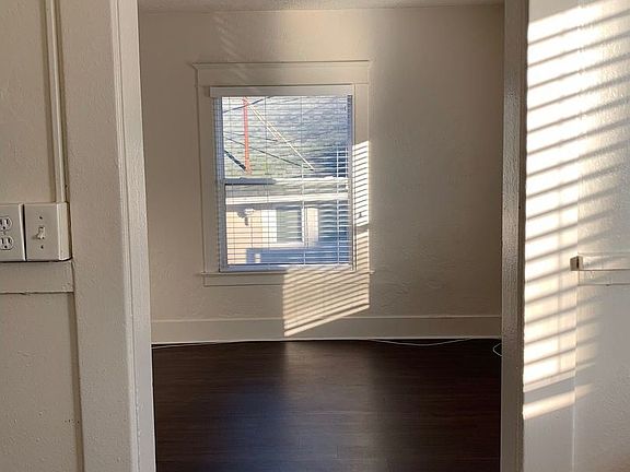 4th image of 1522 1st Ave W APT 203