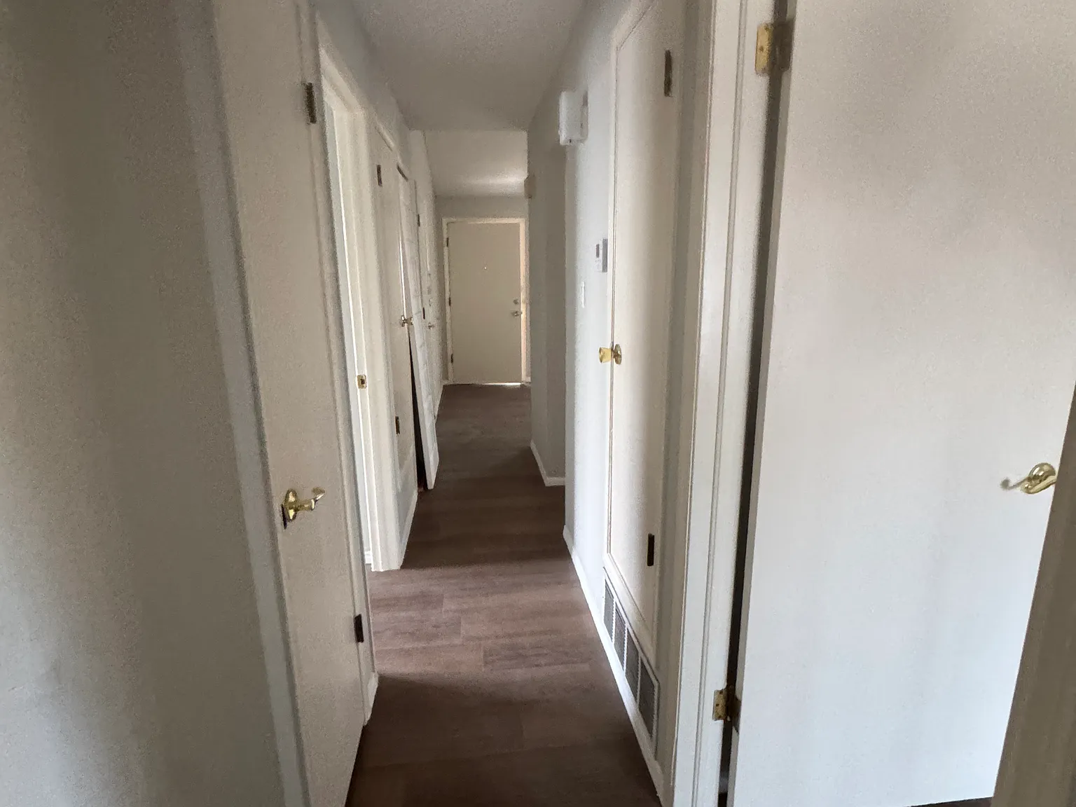 3 bed, 960 sqft, $1,550 — Photo 3